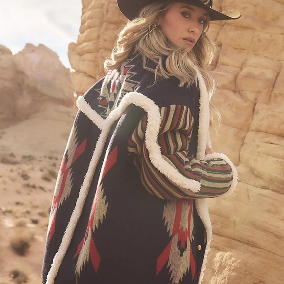 WRANGLER X LAINEY WILSON WOMEN'S SOUTHWEST COAT size M NWT - Picture 11 of 15